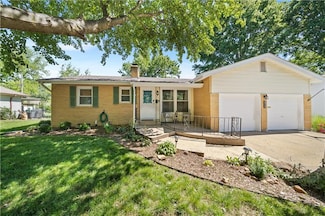 810 SW Pleasant Dr, Lees Summit, MO 64081