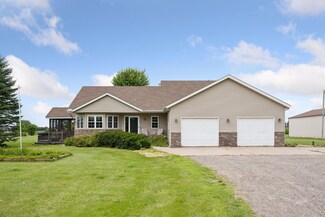 8735 Dolphin Rd, Princeton, MN 55371