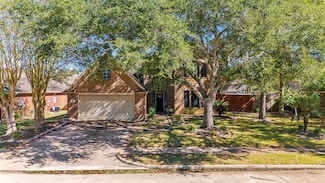 1605 Gatecreek Dr, Pearland, TX 77581