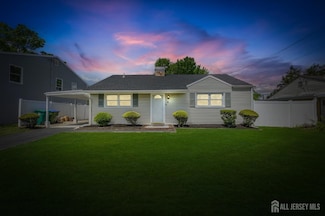 15 Winthrop Rd, Edison, NJ 08817