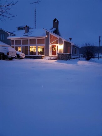 7641 Maple Grove Rd, Charlevoix, MI 49720