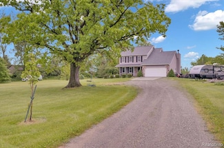726 Brown City Rd, Imlay City, MI 48444