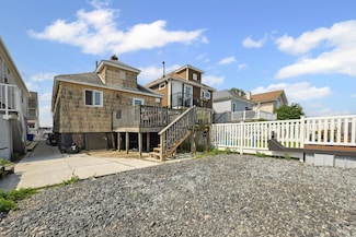 41 W 15th Rd, Broad Channel, NY 11693