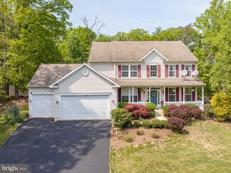 250 Cacapon Ln, Cross Junction, VA 22625