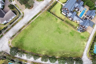 26 E Shore Dr, Spring, TX 77380