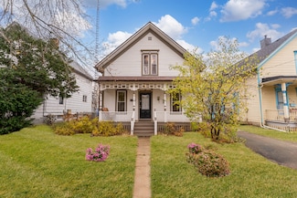 618 Saint Charles St, Elgin, IL 60120