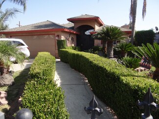 2377 S Poppy Ave, Fresno, CA 93706