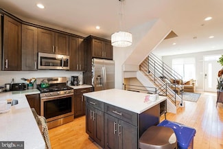 603 Emily St, Philadelphia, PA 19148