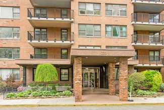 225 St Pauls Ave Unit 8M, Jersey City, NJ 07306