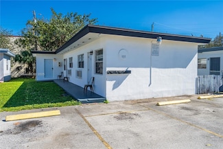 105 SW 5th Ct Unit 1, Dania, FL 33004