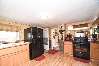 62 S Main St, Templeton, MA 01468