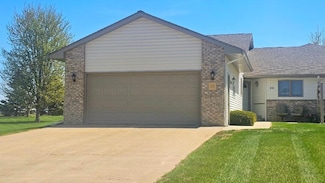 20 Line Dr, Morris, MN 56267