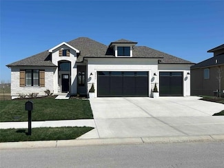 13305 Golden Oak Ct, Parkville, MO 64152