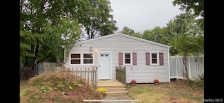 54 Oakland Ave, Port Jefferson Station, NY 11776