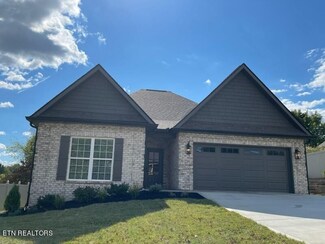 631 Grassland Dr, Maryville, TN 37804