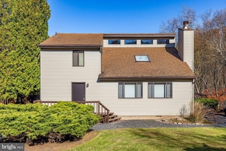 242 Lookout Dr, Albrightsville, PA 18210