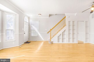 14812 Edman Cir, Centreville, VA 20121