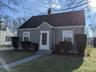 89 Euclid Ave, Somerset, MA 02726