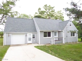 7472 Painter Rd, Bedford, OH 44146