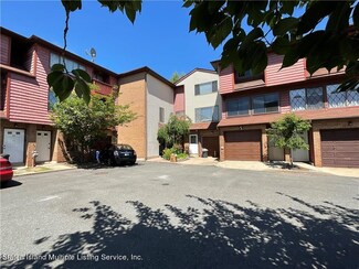 420 Hylan Blvd, Staten Island, NY 10305