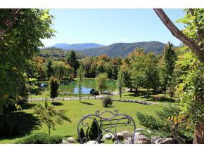 65 Sykes Hollow Rd, Dorset, VT 05251