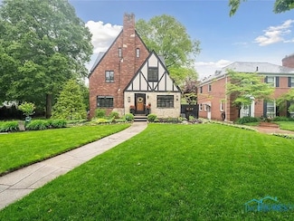 2256 Barrington Dr, Toledo, OH 43606