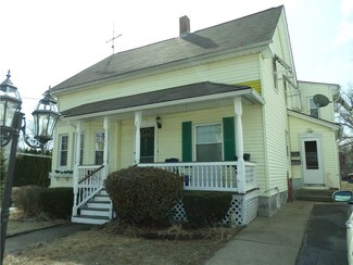 171 Carnation St, Woonsocket, RI 02895