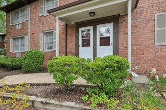 14 A Lakeside Dr, Millburn, NJ 07041