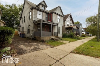 318 Diamond Ave SE, Grand Rapids, MI 49506