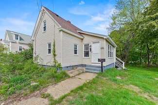 448 Pleasant St, Gardner, MA 01440