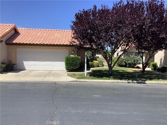 11562 Oak St, Apple Valley, CA 92308