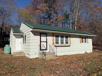 42 Woodland Ave, Laconia, NH 03246