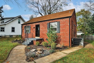 6969 Pernod Ave, Saint Louis, MO 63139