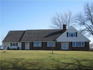 10166 State Rd, Middleport, NY 14105