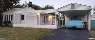 386 Lakeside Dr, Levittown, PA 19054