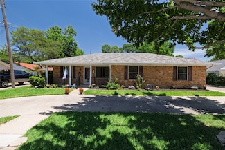 909 W Grauwyler Rd, Irving, TX 75061