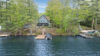 7 Scenic View Dr, Naples, ME 04055