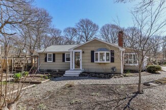 110 Kelley Rd, Hyannis, MA 02601