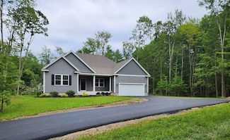 35 Reed Rd, Sandown, NH 03873