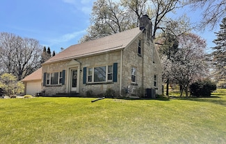 11625 W Underwood Pkwy, Milwaukee, WI 53226