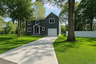 6 Renee Ct, Centereach, NY 11720