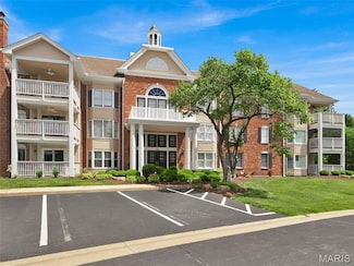 208 Ambridge Ct Unit 106, Chesterfield, MO 63017