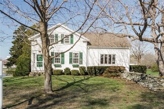 429 W Main Rd, Little Compton, RI 02837