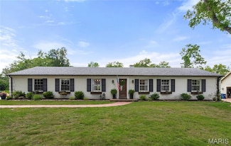 1715 Pine Hill Dr, Saint Louis, MO 63131