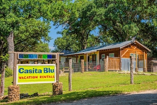 39 4th St, Ingram, TX 78025