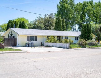 435 N Haskett St, Mountain Home, ID 83647