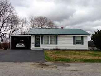 3 Scribner Cir, Lewiston, ME 04240