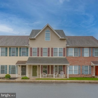 102 S Earl St, Shippensburg, PA 17257