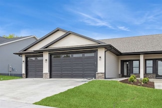1030 Highland Trail, Solon, IA 52333