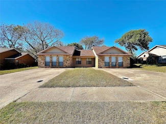 717 Hillcrest Ct, Cedar Hill, TX 75104